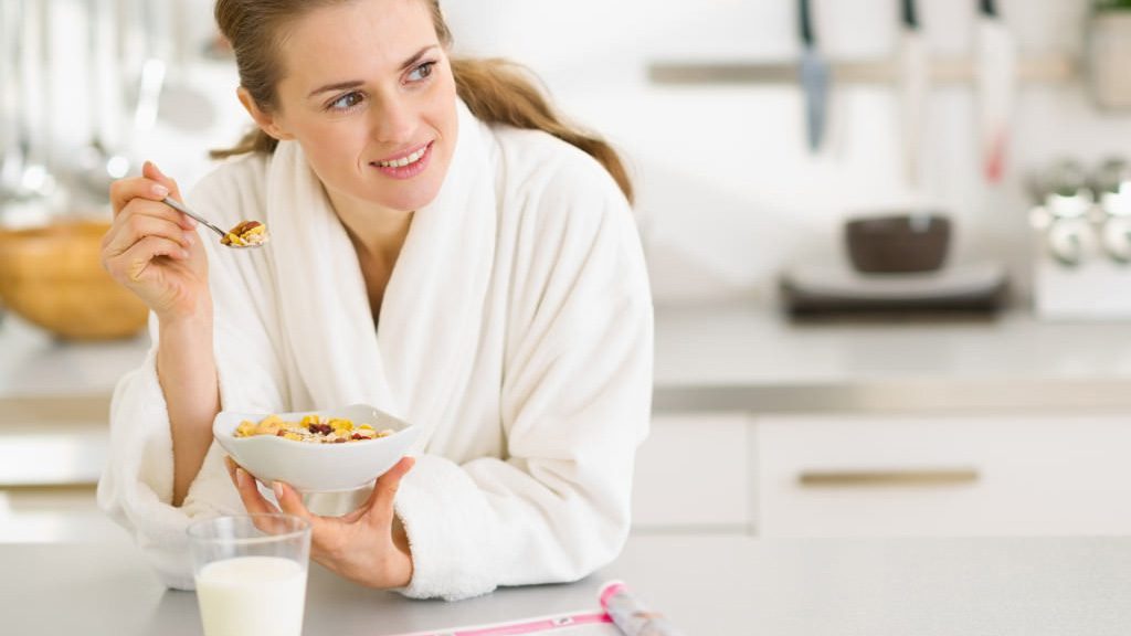 Стоит желудок что делать в домашних, как запустить пищеварение?